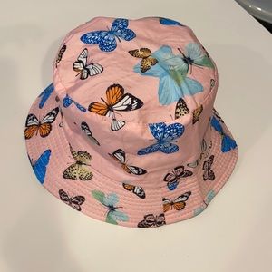 Pink butterfly bucket hat 🦋✨ NWOT